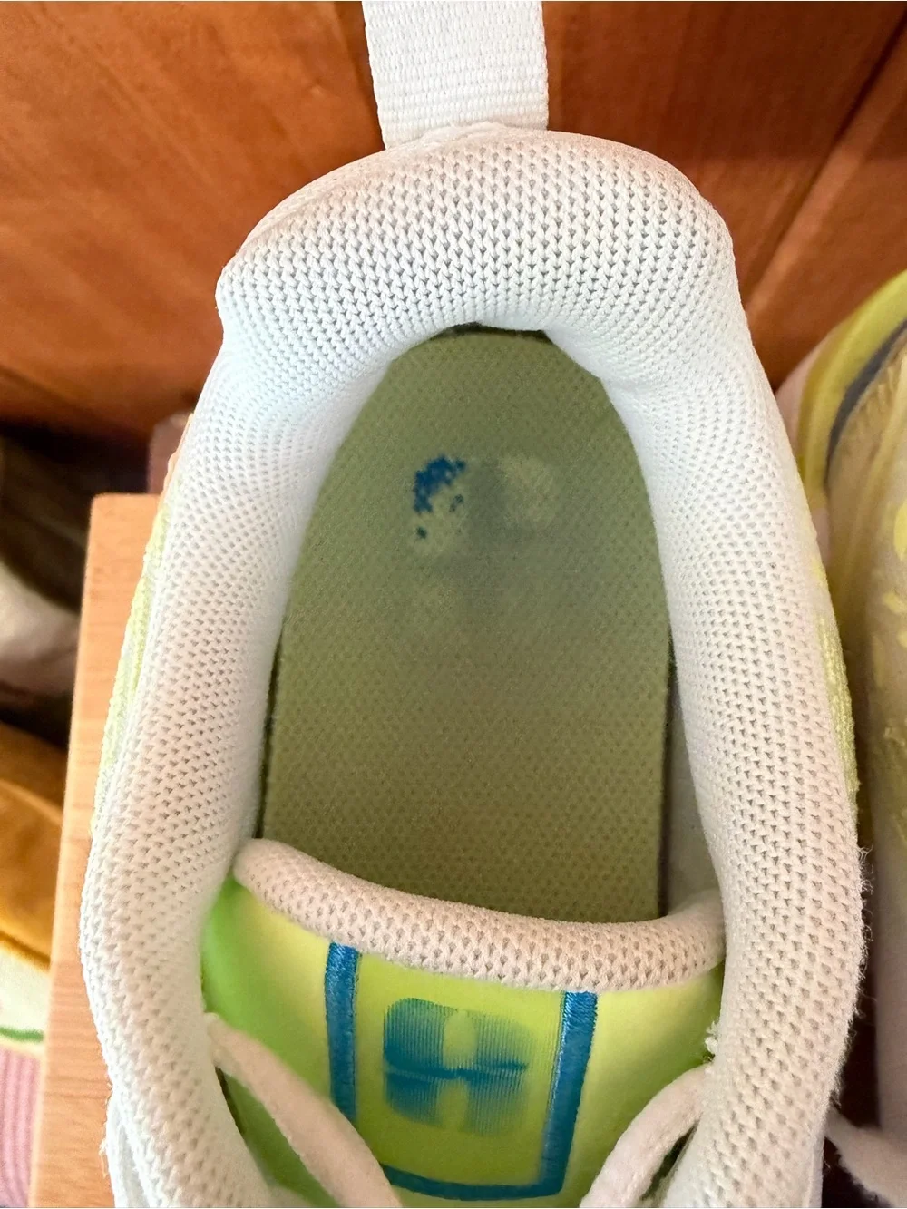 Nike Sabrina Kids 6.5 Y White/Lemon Sneaker Basketball Athletic Shoes. HF1188100